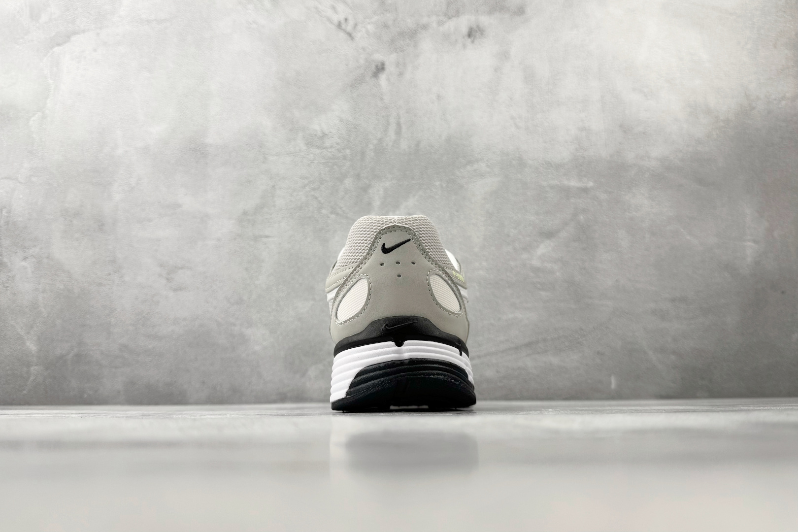 原鞋开发 原数据档案 Nike P-6000 灰色 IQ7600-012-Top High Quatity Cheap Sneakers Fashion Clothing Clothes Bags handbags Shoes of all Brand wholesale With The best Quality And Beautiful Price from China Factory Chinese suppliers wholesaler seller 原鞋开发 原数据档案 Nike P-6000 灰色 IQ7600-012