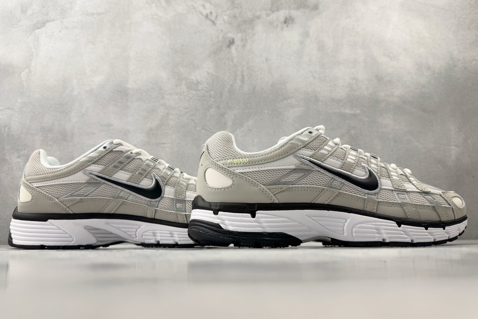 原鞋开发 原数据档案 Nike P-6000 灰色 IQ7600-012-Top High Quatity Cheap Sneakers Fashion Clothing Clothes Bags handbags Shoes of all Brand wholesale With The best Quality And Beautiful Price from China Factory Chinese suppliers wholesaler seller 原鞋开发 原数据档案 Nike P-6000 灰色 IQ7600-012