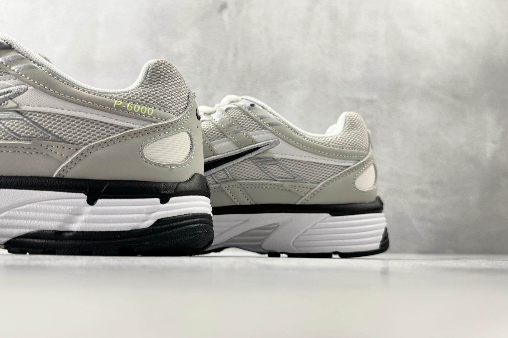 原鞋开发 原数据档案 Nike P-6000 灰色 IQ7600-012-Top High Quatity Cheap Sneakers Fashion Clothing Clothes Bags handbags Shoes of all Brand wholesale With The best Quality And Beautiful Price from China Factory Chinese suppliers wholesaler seller 原鞋开发 原数据档案 Nike P-6000 灰色 IQ7600-012