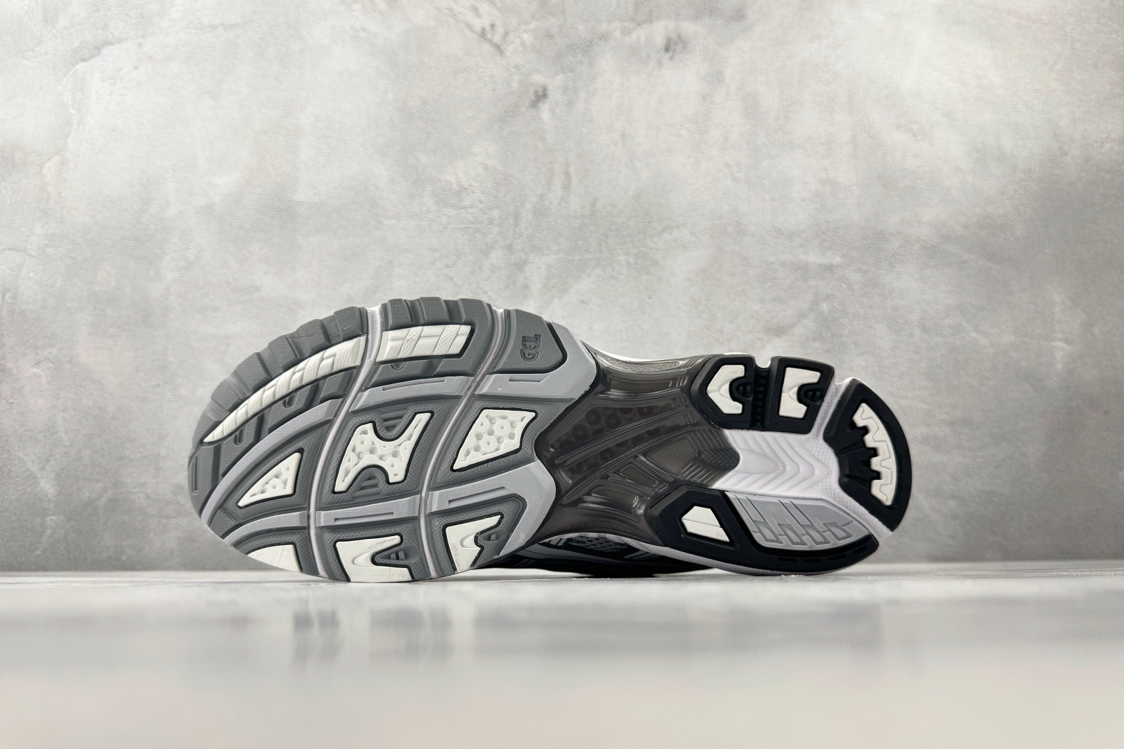 230 Beauty & Youth x Asics Gel-Kayano 14 银灰 1203A704-020