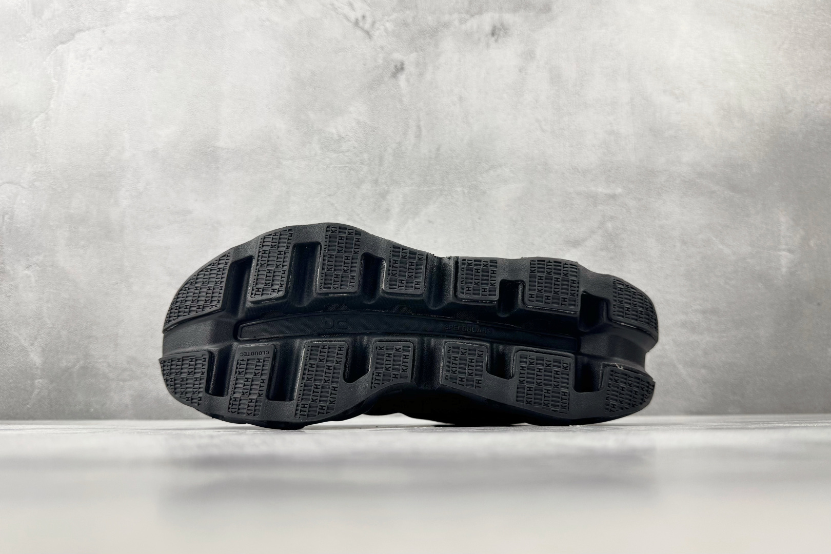 200 On × KITH K-Tech 1 黑色 3WG1070-Chinese UA Cheap High Quatity Brand Clothes Bags handbags Sneakers wholesale wholesaler seller from China Factory suppliers Fashion Clothing Shoes best Quality Beautiful Price 200 On × KITH K-Tech 1 黑色 3WG1070