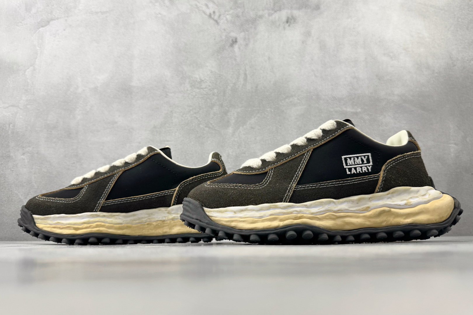 250 MIHARA YASUHIRO三原康裕 Rally 黑棕 A15FW709-Chinese UA Cheap High Quatity Brand Clothes Bags handbags Sneakers wholesale wholesaler seller from China Factory suppliers Fashion Clothing Shoes best Quality Beautiful Price 250 MIHARA YASUHIRO三原康裕 Rally 黑棕 A15FW709