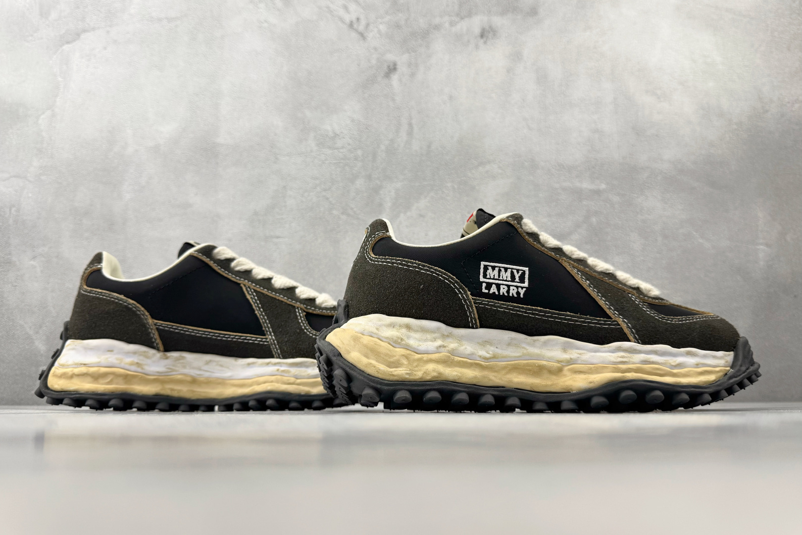 250 MIHARA YASUHIRO三原康裕 Rally 黑棕 A15FW709-Chinese UA Cheap High Quatity Brand Clothes Bags handbags Sneakers wholesale wholesaler seller from China Factory suppliers Fashion Clothing Shoes best Quality Beautiful Price 250 MIHARA YASUHIRO三原康裕 Rally 黑棕 A15FW709