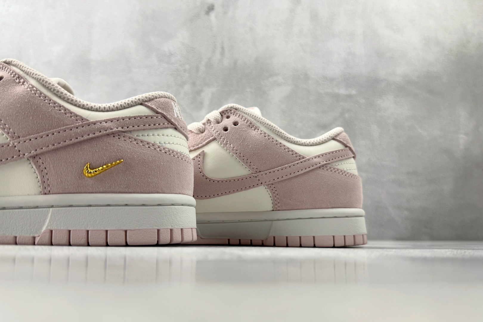 Nike Dunk Low 白粉 IO4244-100