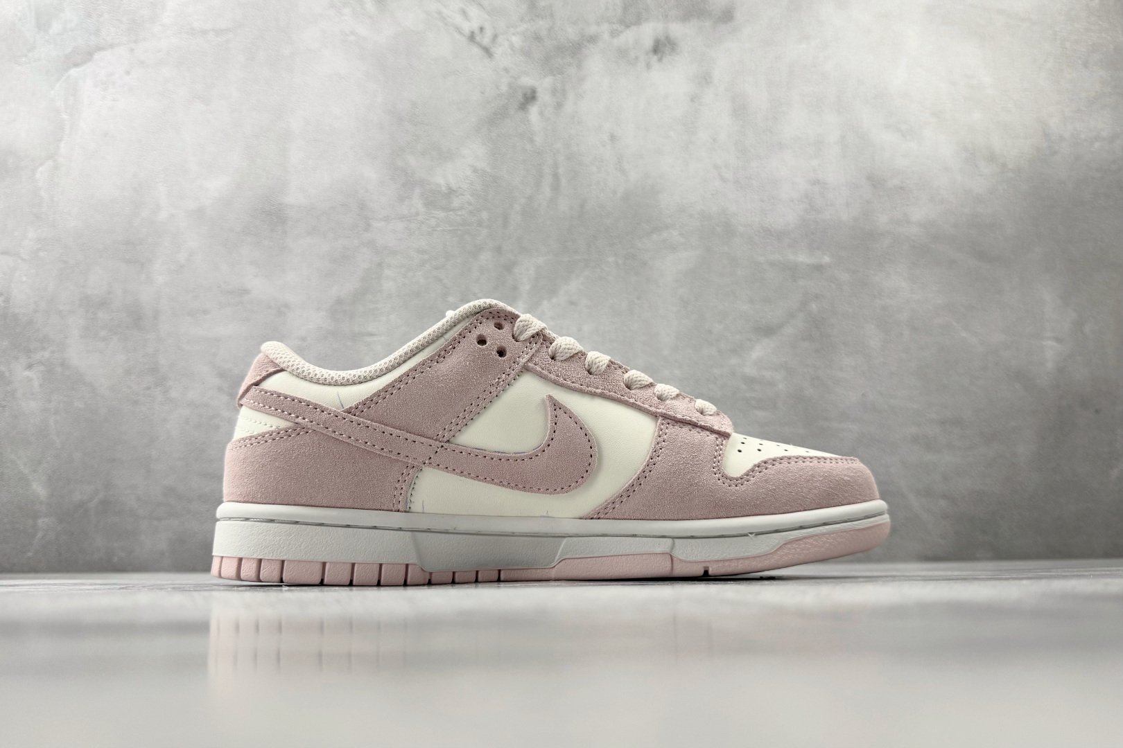 Nike Dunk Low 白粉 IO4244-100