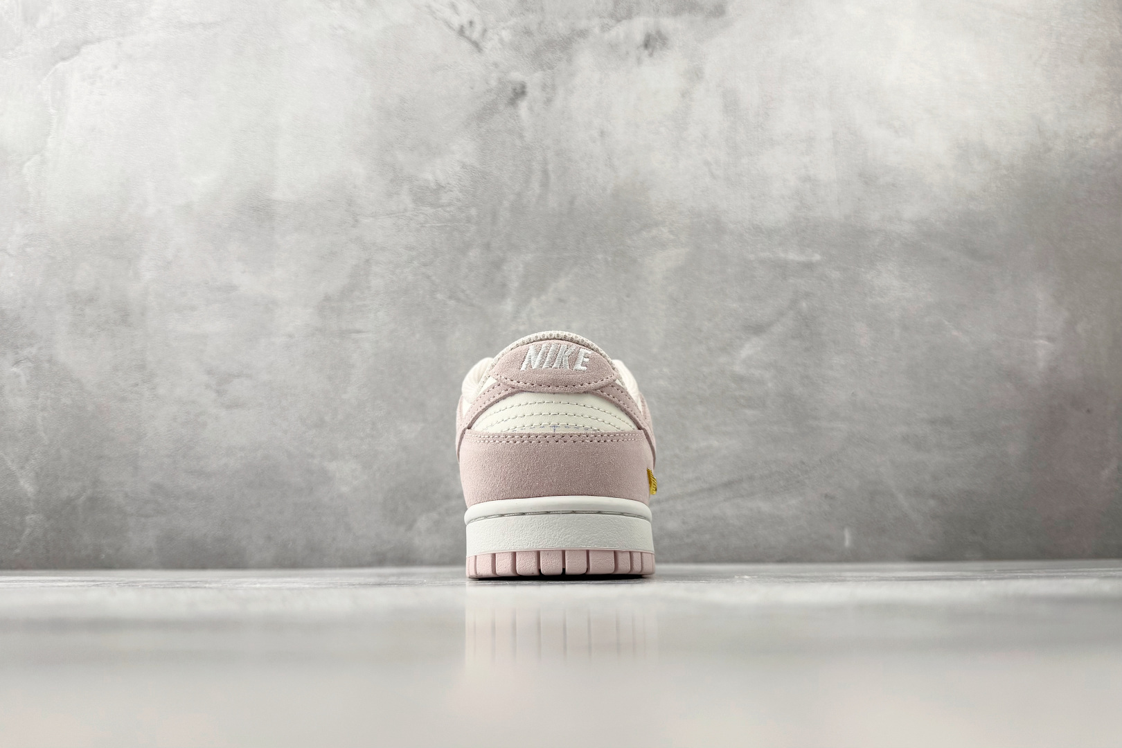 Nike Dunk Low 白粉 IO4244-100