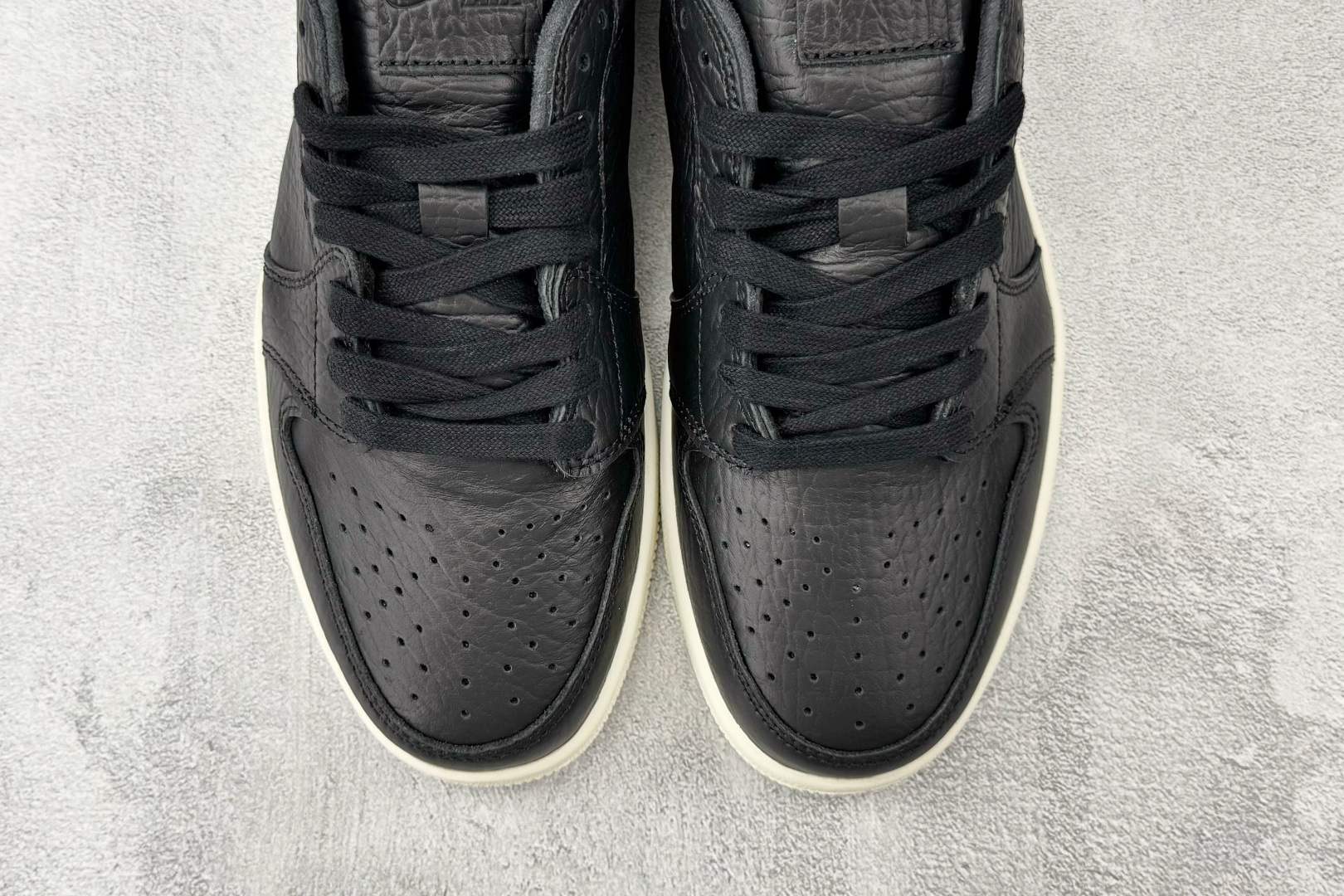平台爆款 Jordan Air Jordan 1 Retro Low Swooshless 黑 848775-005-莆田鞋,莆田鞋货源,高仿鞋,高仿鞋货源,安福档口,莆田高仿鞋,莆田鞋批发,高仿鞋批发,莆田高仿运动鞋,高仿运动鞋,莆田运动鞋 平台爆款 Jordan Air Jordan 1 Retro Low Swooshless 黑 848775-005