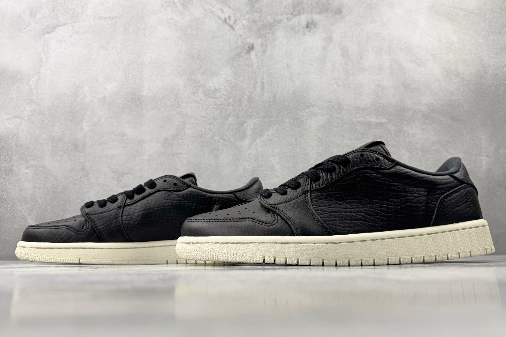 平台爆款 Jordan Air Jordan 1 Retro Low Swooshless 黑 848775-005-莆田鞋,莆田鞋货源,高仿鞋,高仿鞋货源,安福档口,莆田高仿鞋,莆田鞋批发,高仿鞋批发,莆田高仿运动鞋,高仿运动鞋,莆田运动鞋 平台爆款 Jordan Air Jordan 1 Retro Low Swooshless 黑 848775-005