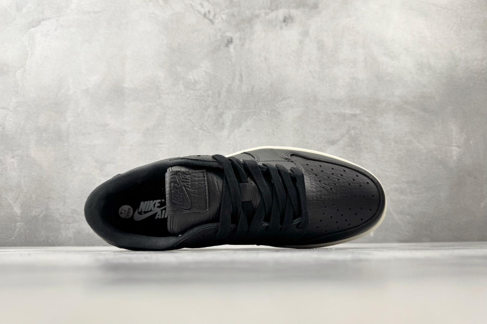 平台爆款 Jordan Air Jordan 1 Retro Low Swooshless 黑 848775-005-莆田鞋,莆田鞋货源,高仿鞋,高仿鞋货源,安福档口,莆田高仿鞋,莆田鞋批发,高仿鞋批发,莆田高仿运动鞋,高仿运动鞋,莆田运动鞋 平台爆款 Jordan Air Jordan 1 Retro Low Swooshless 黑 848775-005