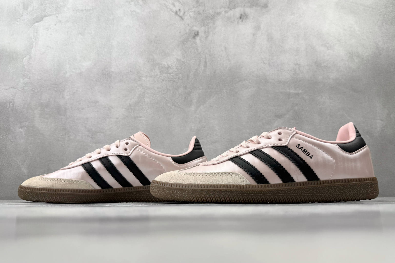160 出口订单 adidas originals SAMBA 粉黑 KJ4305-Chinese UA Cheap High Quatity Brand Clothes Bags handbags Sneakers wholesale wholesaler seller from China Factory suppliers Fashion Clothing Shoes best Quality Beautiful Price 160 出口订单 adidas originals SAMBA 粉黑 KJ4305