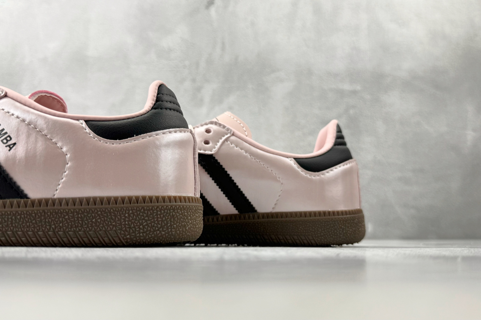 160 出口订单 adidas originals SAMBA 粉黑 KJ4305-Chinese UA Cheap High Quatity Brand Clothes Bags handbags Sneakers wholesale wholesaler seller from China Factory suppliers Fashion Clothing Shoes best Quality Beautiful Price 160 出口订单 adidas originals SAMBA 粉黑 KJ4305