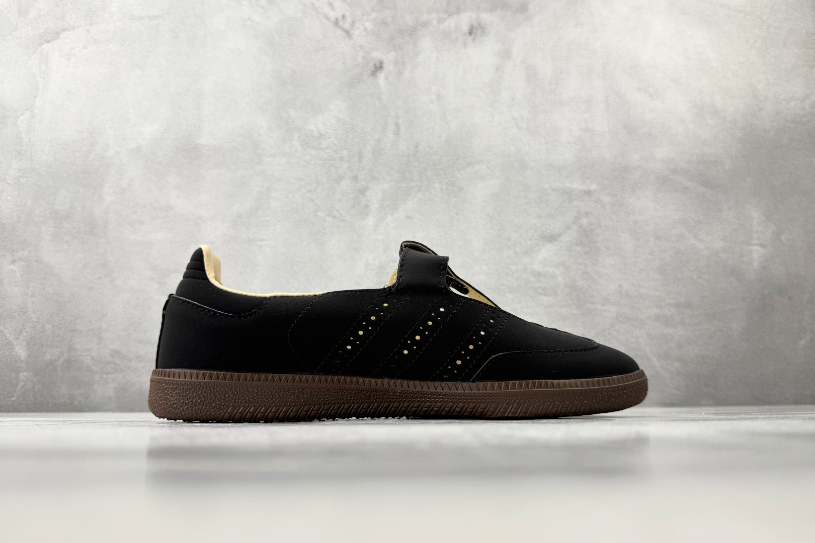 160 出口订单 adidas originals Samba Jane 黑色 KJ3970-Chinese UA Cheap High Quatity Brand Clothes Bags handbags Sneakers wholesale wholesaler seller from China Factory suppliers Fashion Clothing Shoes best Quality Beautiful Price 160 出口订单 adidas originals Samba Jane 黑色 KJ3970