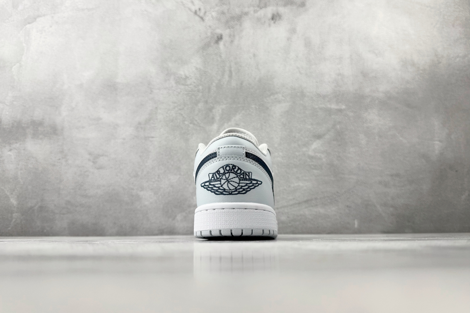 Jordan Air Jordan 1 浅蓝白 553558-400-Top High Quatity Cheap Sneakers Fashion Clothing Clothes Bags handbags Shoes of all Brand wholesale With The best Quality And Beautiful Price from China Factory Chinese suppliers wholesaler seller Jordan Air Jordan 1 浅蓝白 553558-400