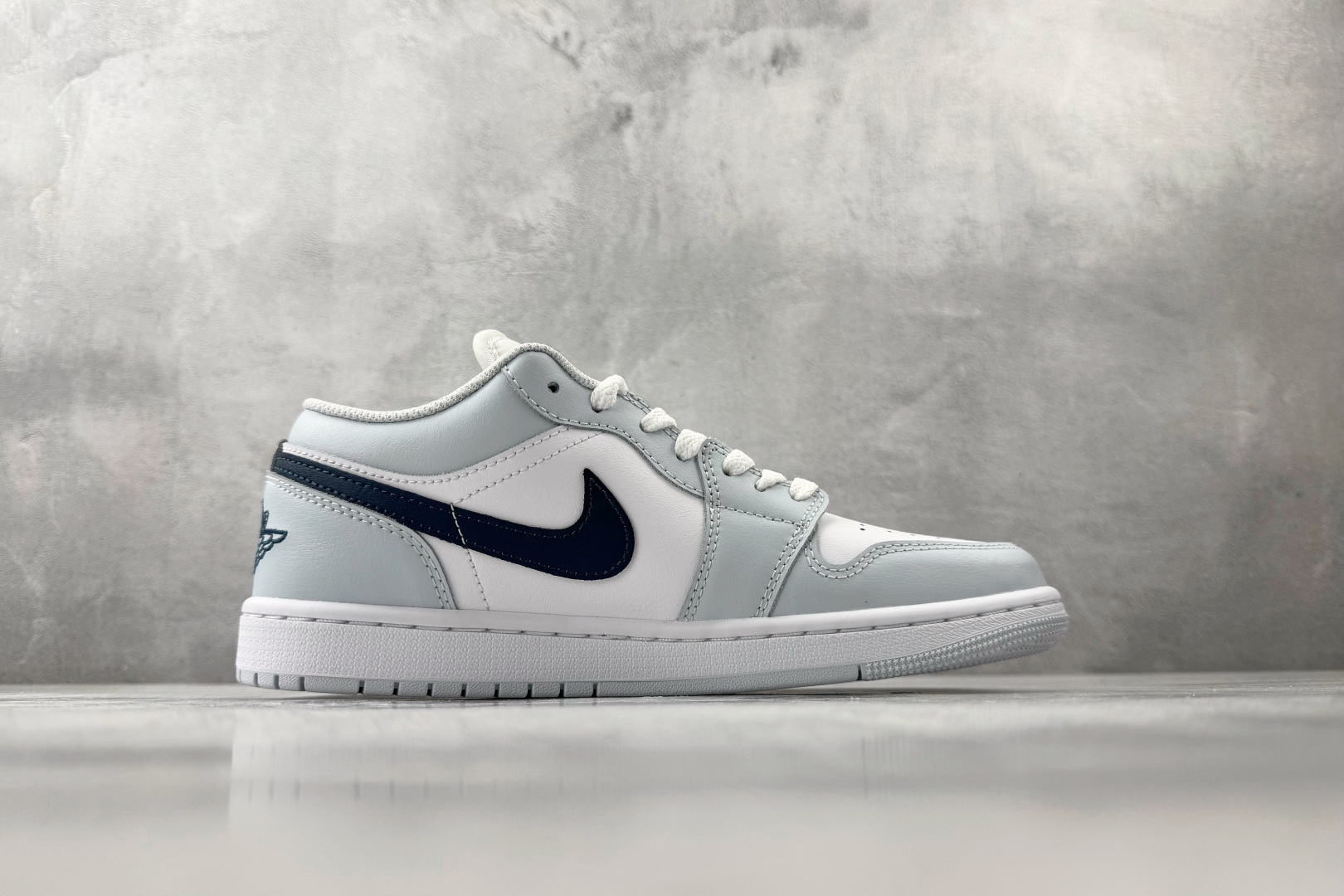 Jordan Air Jordan 1 浅蓝白 553558-400-Top High Quatity Cheap Sneakers Fashion Clothing Clothes Bags handbags Shoes of all Brand wholesale With The best Quality And Beautiful Price from China Factory Chinese suppliers wholesaler seller Jordan Air Jordan 1 浅蓝白 553558-400