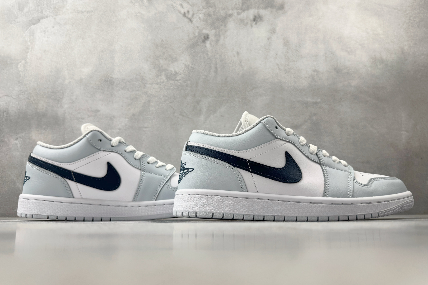 Jordan Air Jordan 1 浅蓝白 553558-400-Top High Quatity Cheap Sneakers Fashion Clothing Clothes Bags handbags Shoes of all Brand wholesale With The best Quality And Beautiful Price from China Factory Chinese suppliers wholesaler seller Jordan Air Jordan 1 浅蓝白 553558-400