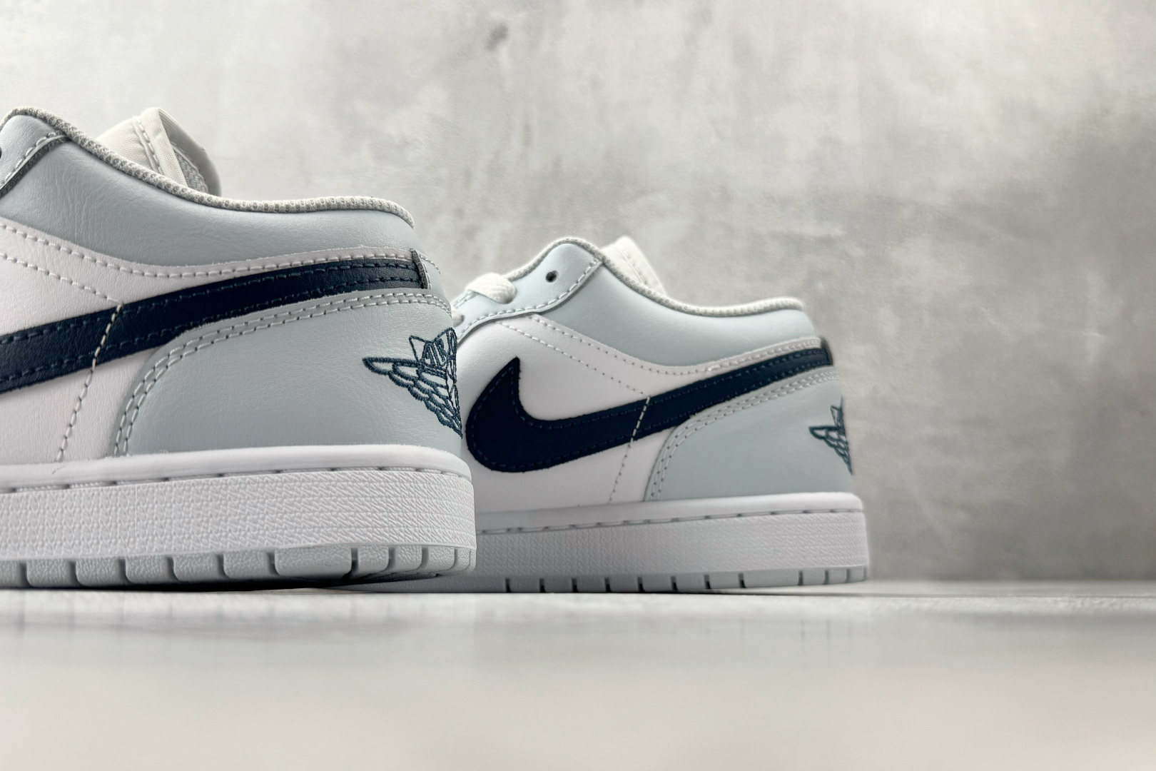Jordan Air Jordan 1 浅蓝白 553558-400-Top High Quatity Cheap Sneakers Fashion Clothing Clothes Bags handbags Shoes of all Brand wholesale With The best Quality And Beautiful Price from China Factory Chinese suppliers wholesaler seller Jordan Air Jordan 1 浅蓝白 553558-400