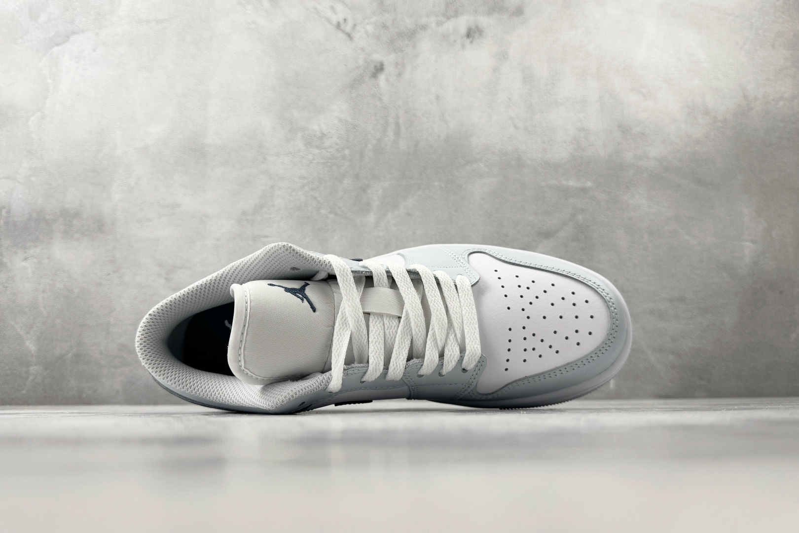Jordan Air Jordan 1 浅蓝白 553558-400-Top High Quatity Cheap Sneakers Fashion Clothing Clothes Bags handbags Shoes of all Brand wholesale With The best Quality And Beautiful Price from China Factory Chinese suppliers wholesaler seller Jordan Air Jordan 1 浅蓝白 553558-400