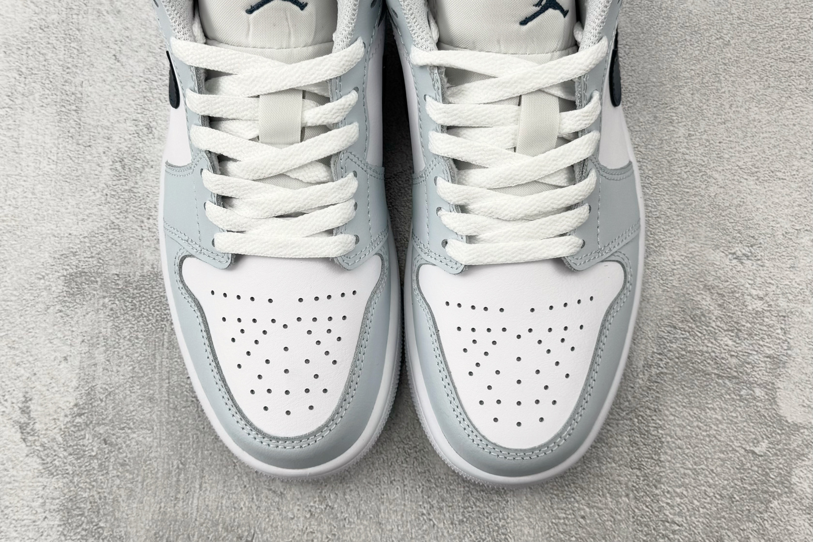 Jordan Air Jordan 1 浅蓝白 553558-400-Top High Quatity Cheap Sneakers Fashion Clothing Clothes Bags handbags Shoes of all Brand wholesale With The best Quality And Beautiful Price from China Factory Chinese suppliers wholesaler seller Jordan Air Jordan 1 浅蓝白 553558-400