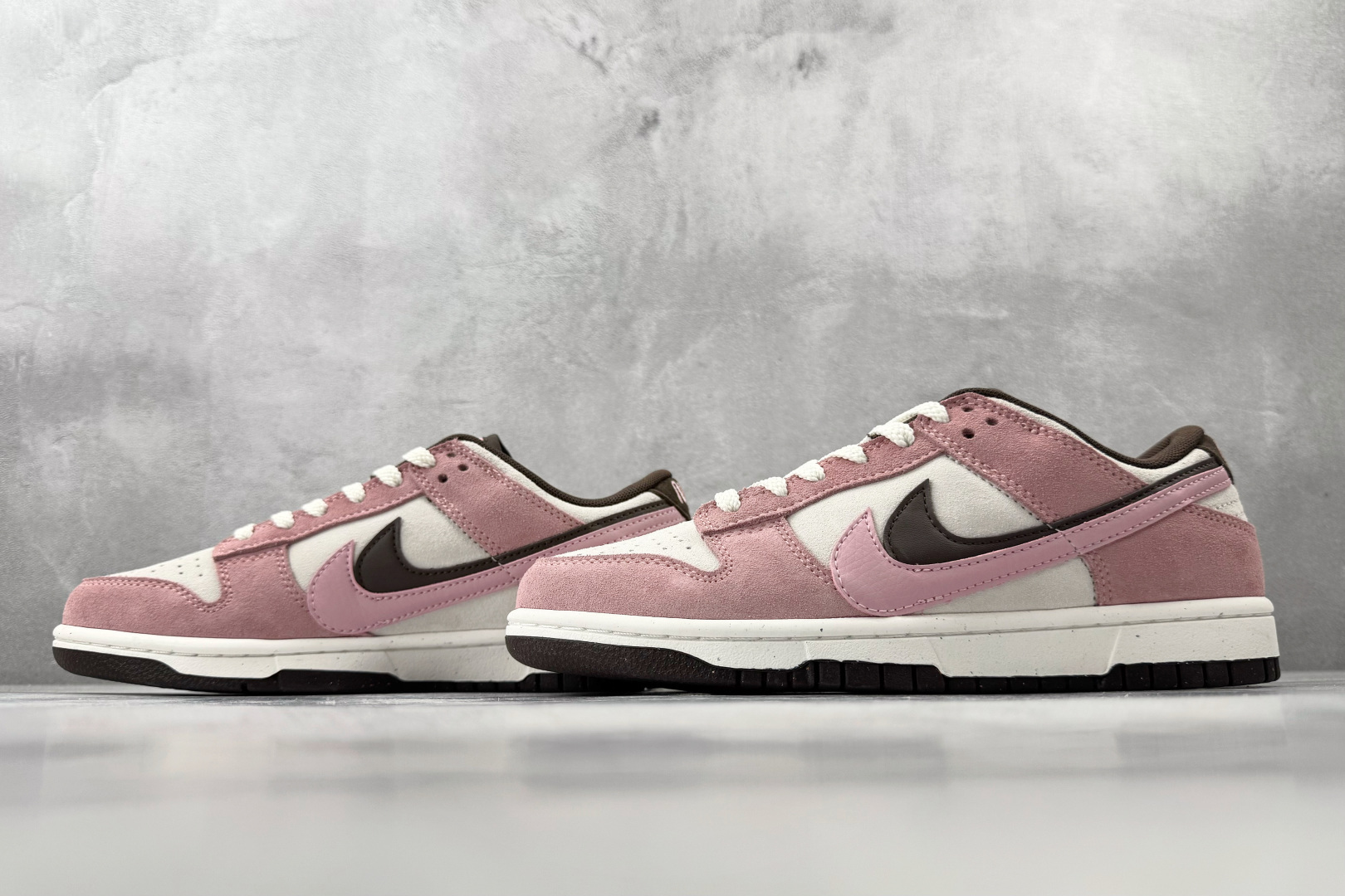 Nike Dunk Low Double Swoosh 粉色 HV1799-161-Top High Quatity Cheap Sneakers Fashion Clothing Clothes Bags handbags Shoes of all Brand wholesale With The best Quality And Beautiful Price from China Factory Chinese suppliers wholesaler seller Nike Dunk Low Double Swoosh 粉色 HV1799-161