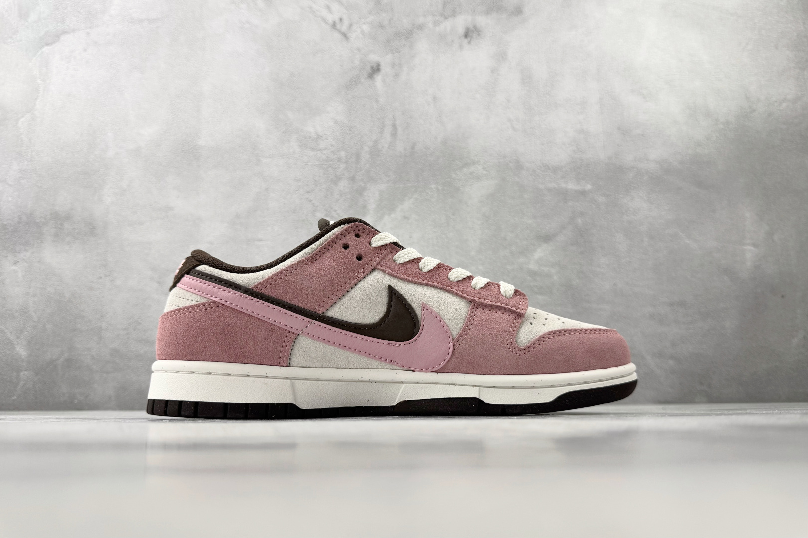 Nike Dunk Low Double Swoosh 粉色 HV1799-161-Top High Quatity Cheap Sneakers Fashion Clothing Clothes Bags handbags Shoes of all Brand wholesale With The best Quality And Beautiful Price from China Factory Chinese suppliers wholesaler seller Nike Dunk Low Double Swoosh 粉色 HV1799-161
