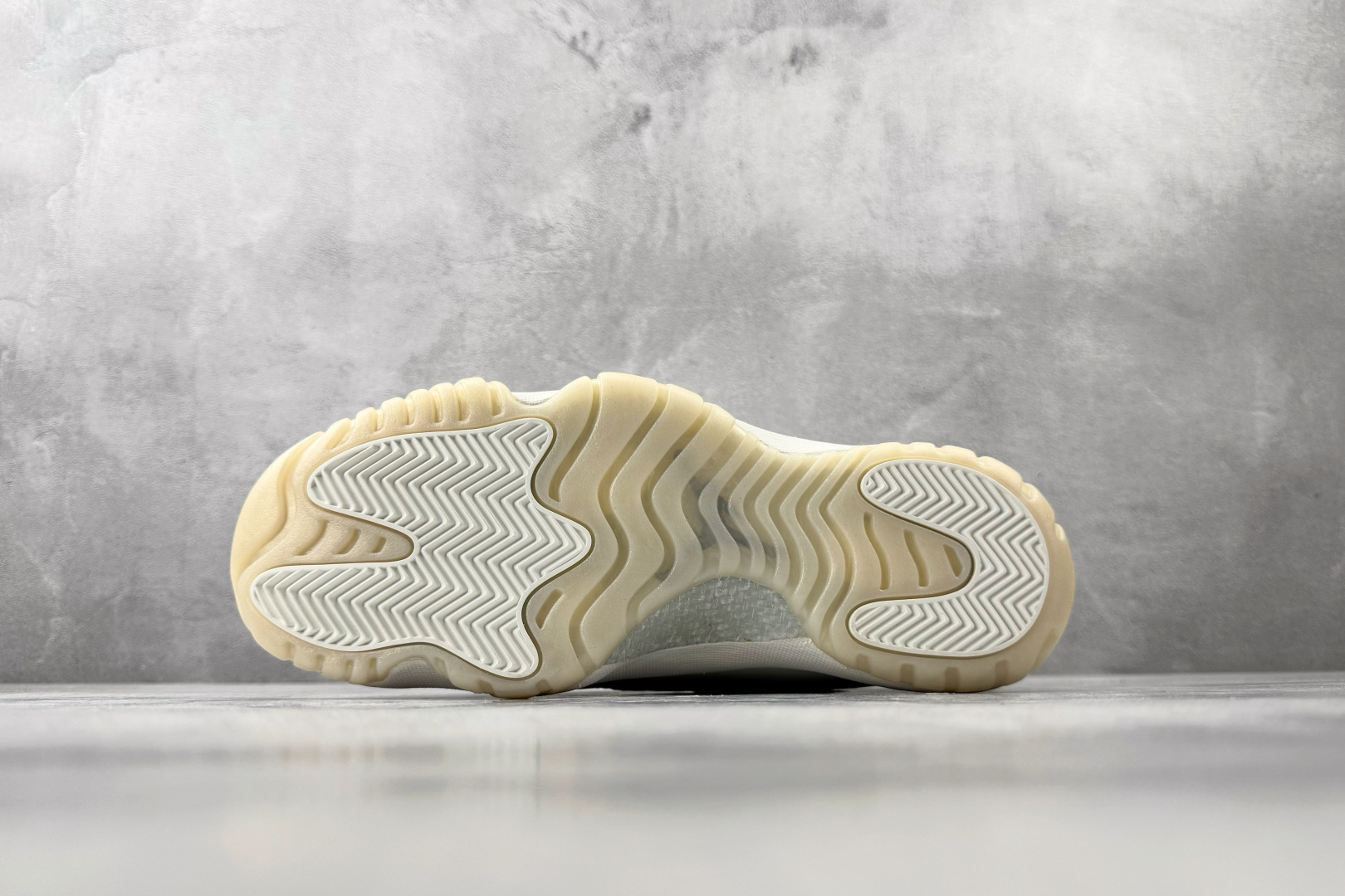 Jordan Air Jordan 11 RETRO Pearl 珍珠白 AR0715-110-Top High Quatity Cheap Sneakers Fashion Clothing Clothes Bags handbags Shoes of all Brand wholesale With The best Quality And Beautiful Price from China Factory Chinese suppliers wholesaler seller Jordan Air Jordan 11 RETRO Pearl 珍珠白 AR0715-110
