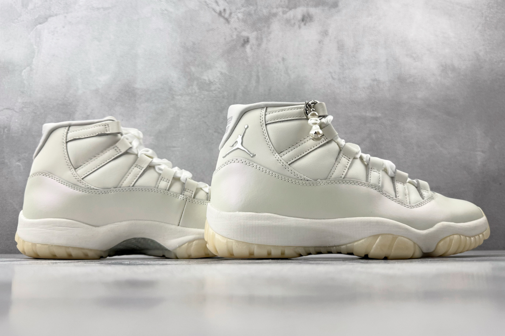 Jordan Air Jordan 11 RETRO Pearl 珍珠白 AR0715-110-Top High Quatity Cheap Sneakers Fashion Clothing Clothes Bags handbags Shoes of all Brand wholesale With The best Quality And Beautiful Price from China Factory Chinese suppliers wholesaler seller Jordan Air Jordan 11 RETRO Pearl 珍珠白 AR0715-110