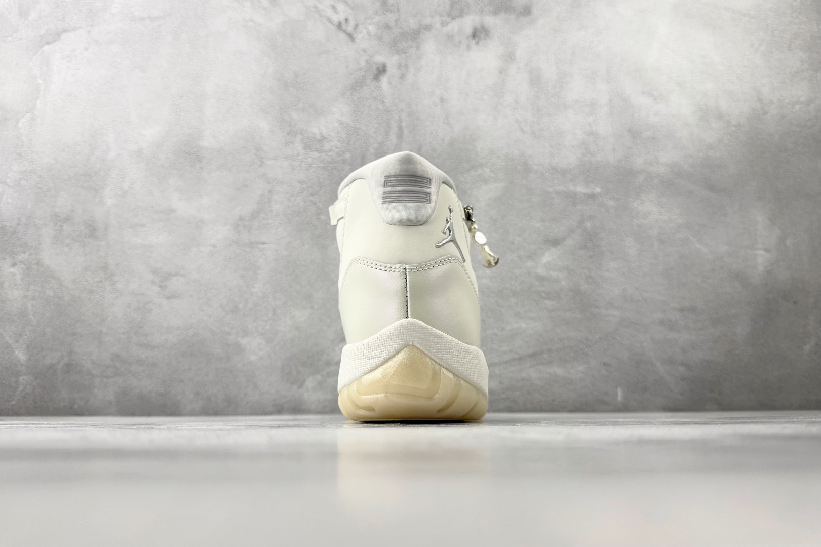 Jordan Air Jordan 11 RETRO Pearl 珍珠白 AR0715-110-Top High Quatity Cheap Sneakers Fashion Clothing Clothes Bags handbags Shoes of all Brand wholesale With The best Quality And Beautiful Price from China Factory Chinese suppliers wholesaler seller Jordan Air Jordan 11 RETRO Pearl 珍珠白 AR0715-110