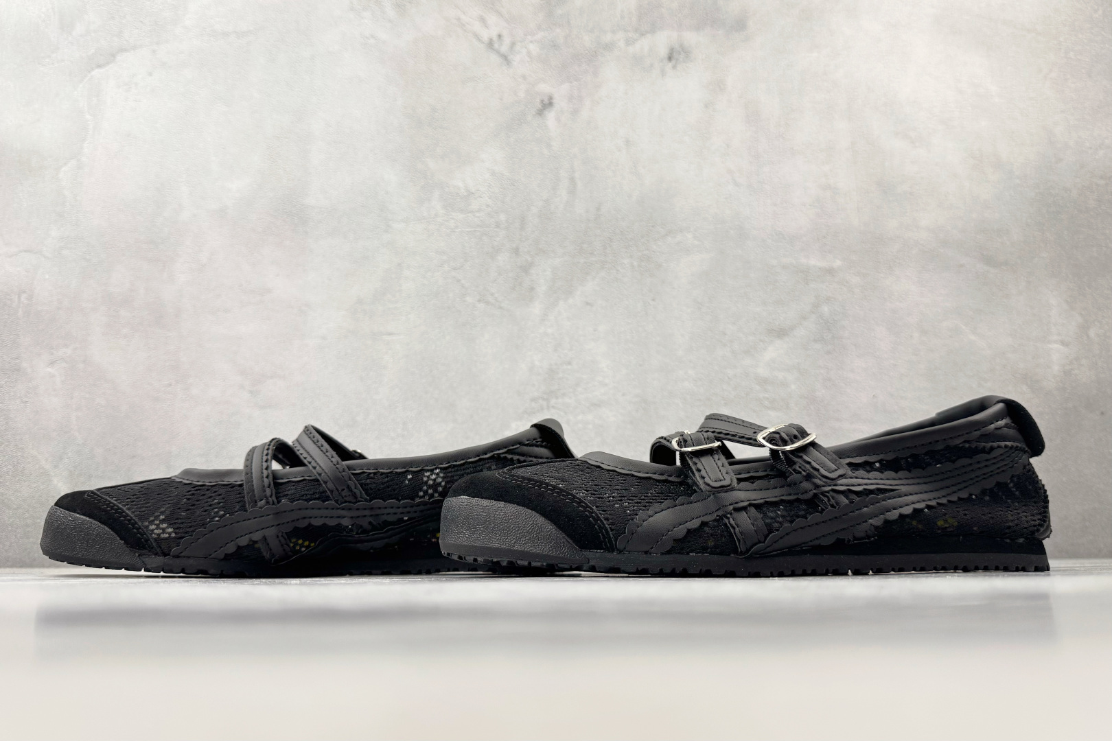 Onitsuka Tiger鬼塚虎 MEXICO 66 TGRS 黑色 1182A705-001 尺码 36 36.5 37 38.5 39 40 40.5 41 编码 26-Top High Quatity Cheap Sneakers Fashion Clothing Clothes Bags handbags Shoes of all Brand wholesale With The best Quality And Beautiful Price from China Factory Chinese suppliers wholesaler seller Onitsuka Tiger鬼塚虎 MEXICO 66 TGRS 黑色 1182A705-001 尺码 36 36.5 37 38.5 39 40 40.5 41 编码 26