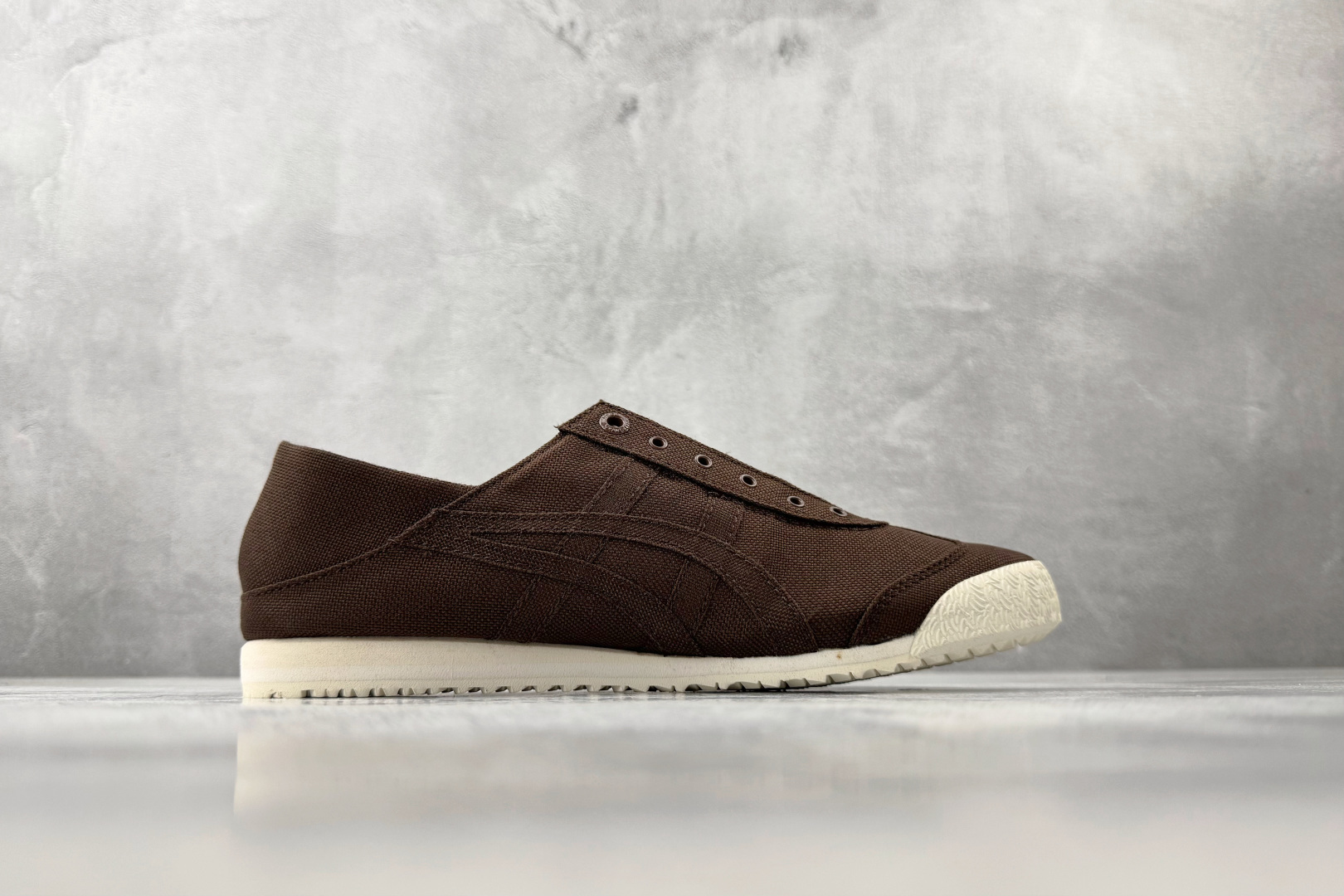 SC 渠道特供 Onitsuka Tiger鬼塚虎 MEXICO 66 SD PARATY 深棕色货 SC 渠道特供 Onitsuka Tiger鬼塚虎 MEXICO 66 SD PARATY 深棕色货