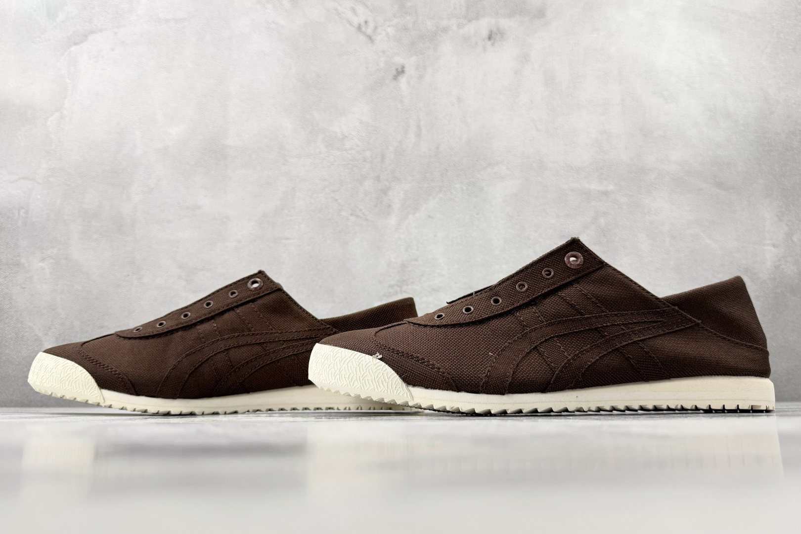 SC 渠道特供 Onitsuka Tiger鬼塚虎 MEXICO 66 SD PARATY 深棕色货 SC 渠道特供 Onitsuka Tiger鬼塚虎 MEXICO 66 SD PARATY 深棕色货