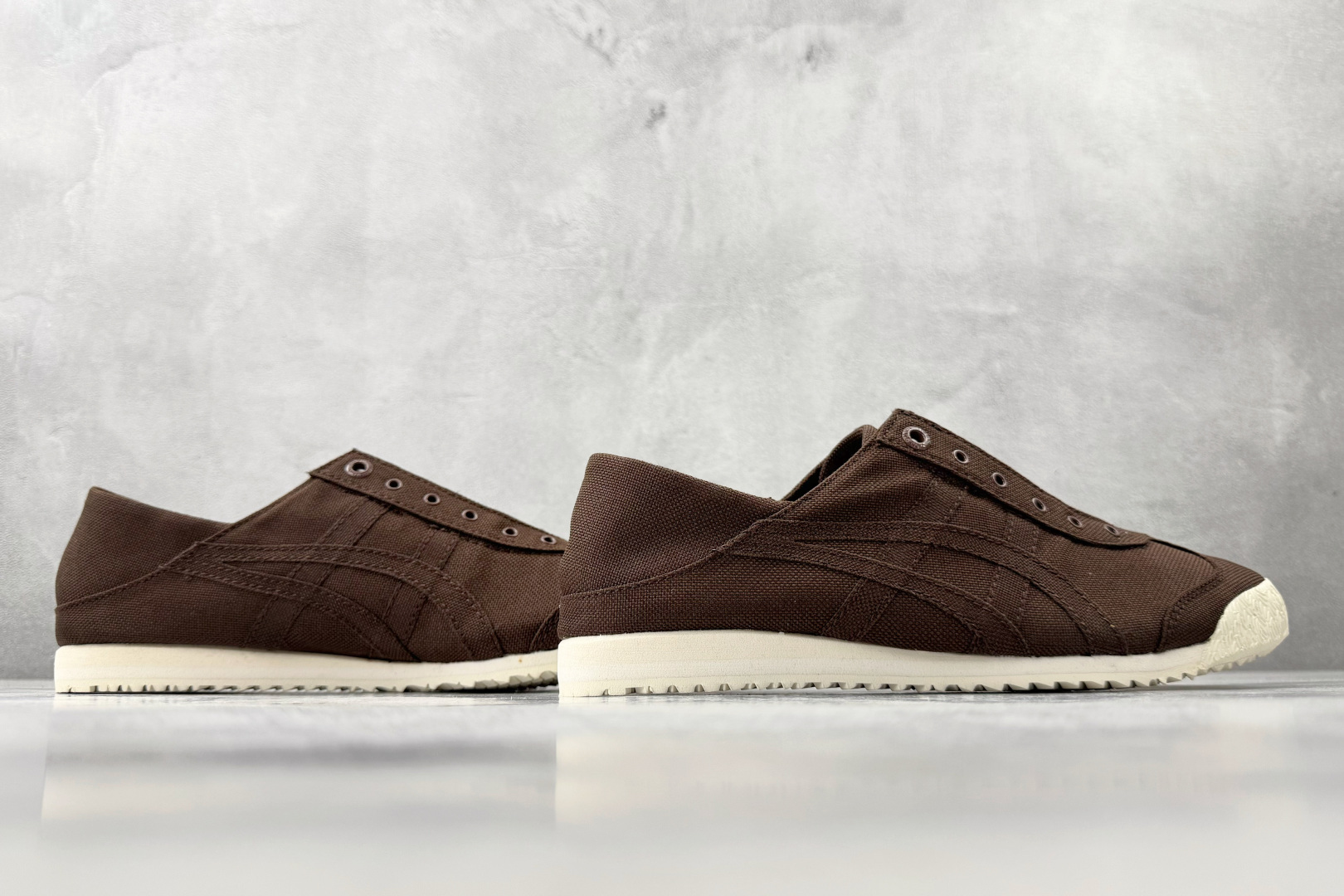 SC 渠道特供 Onitsuka Tiger鬼塚虎 MEXICO 66 SD PARATY 深棕色货 SC 渠道特供 Onitsuka Tiger鬼塚虎 MEXICO 66 SD PARATY 深棕色货