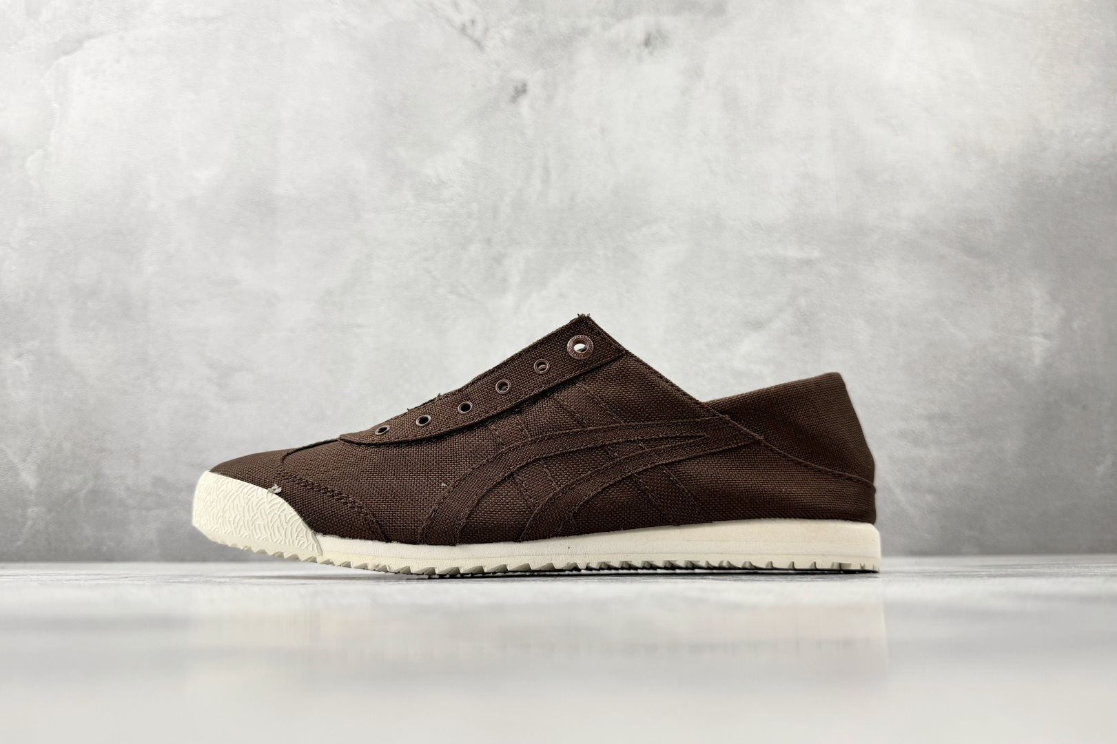SC 渠道特供   Onitsuka Tiger鬼塚虎 MEXICO 66 SD PARATY 深棕色货