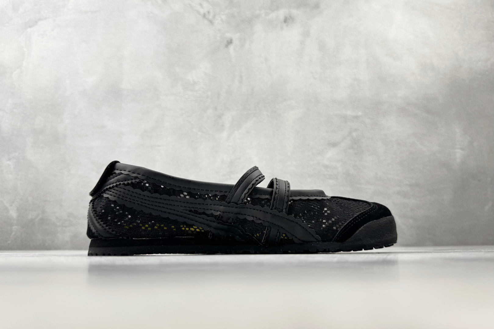 Onitsuka Tiger鬼塚虎 MEXICO 66 TGRS 黑色 1182A705-001 尺码 36 36.5 37 38.5 39 40 40.5 41 编码 26-Top High Quatity Cheap Sneakers Fashion Clothing Clothes Bags handbags Shoes of all Brand wholesale With The best Quality And Beautiful Price from China Factory Chinese suppliers wholesaler seller Onitsuka Tiger鬼塚虎 MEXICO 66 TGRS 黑色 1182A705-001 尺码 36 36.5 37 38.5 39 40 40.5 41 编码 26
