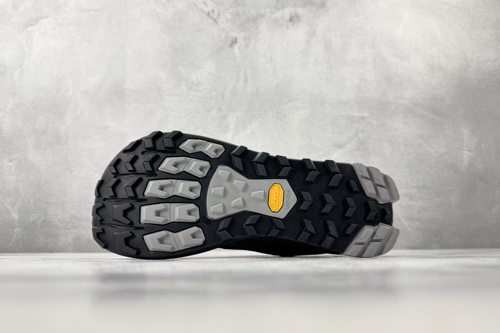 平台专供 Altra Lone Peak 9 黑色 AL0A85UK000-Top High Quatity Cheap Sneakers Fashion Clothing Clothes Bags handbags Shoes of all Brand wholesale With The best Quality And Beautiful Price from China Factory Chinese suppliers wholesaler seller 平台专供 Altra Lone Peak 9 黑色 AL0A85UK000