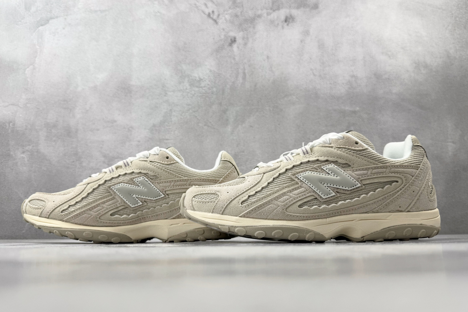 纯原出品 New Balance 204L灰白 U204L2-Top High Quatity Cheap Sneakers Fashion Clothing Clothes Bags handbags Shoes of all Brand wholesale With The best Quality And Beautiful Price from China Factory Chinese suppliers wholesaler seller 纯原出品 New Balance 204L灰白 U204L2