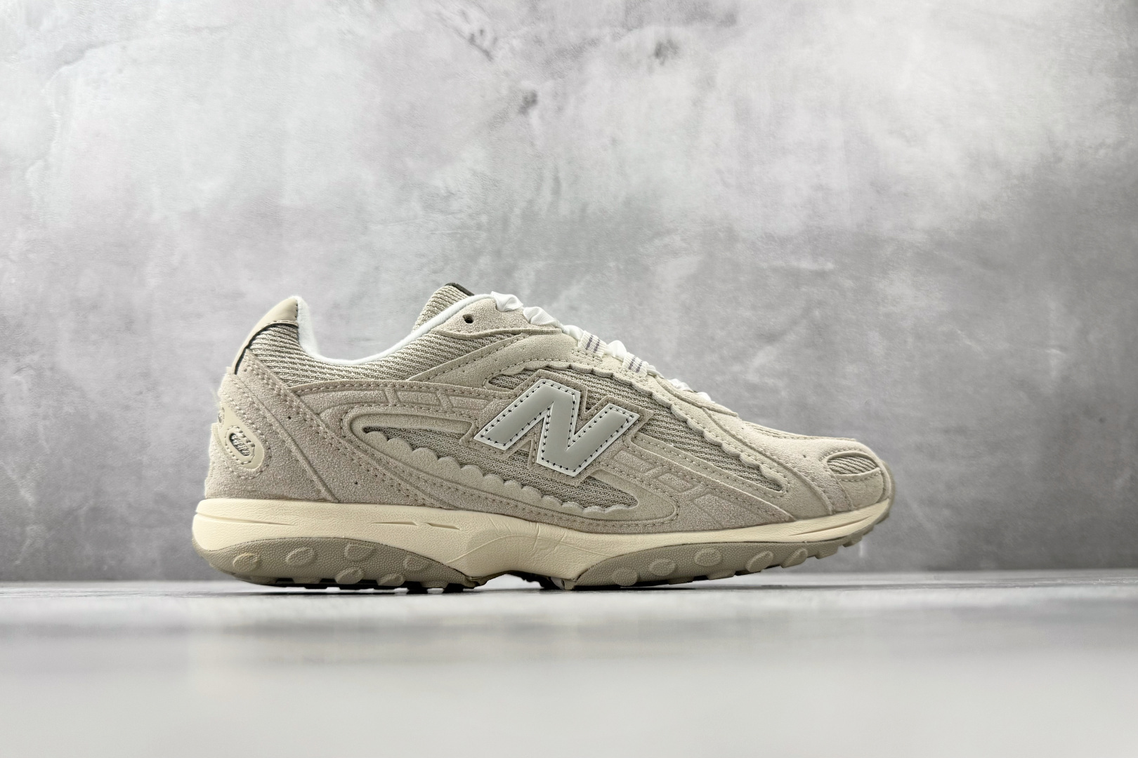 纯原出品 New Balance 204L灰白 U204L2-Top High Quatity Cheap Sneakers Fashion Clothing Clothes Bags handbags Shoes of all Brand wholesale With The best Quality And Beautiful Price from China Factory Chinese suppliers wholesaler seller 纯原出品 New Balance 204L灰白 U204L2