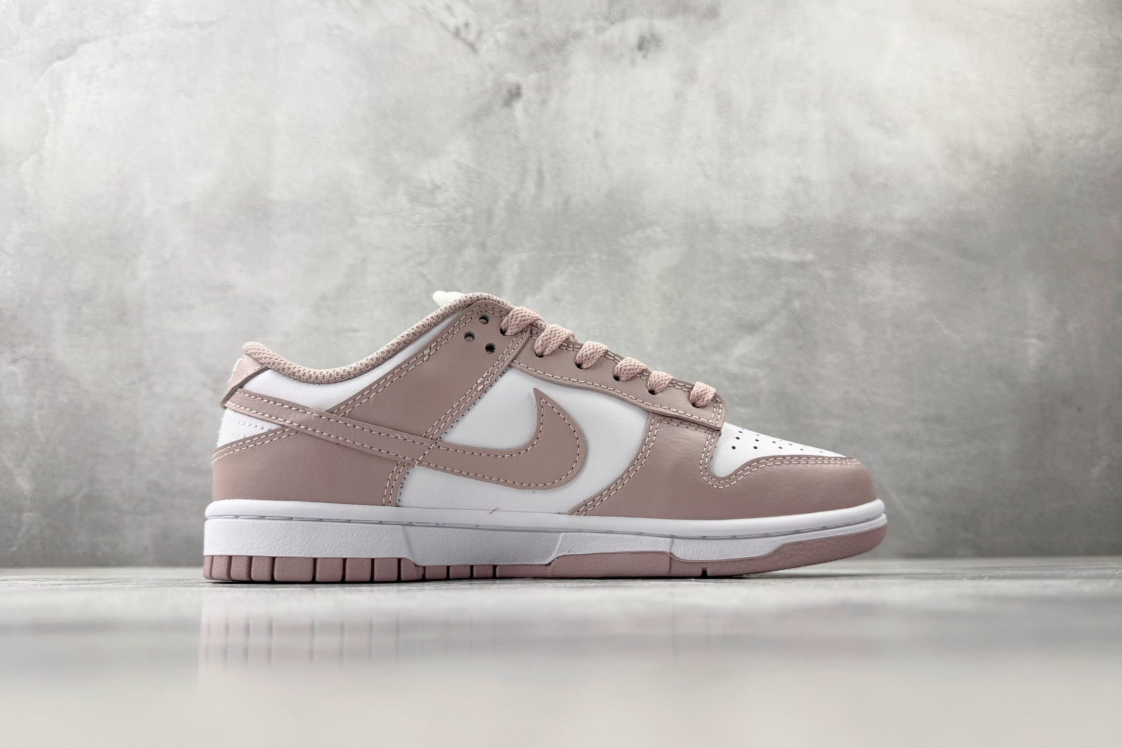 Nike Dunk Low 粉白 IM6572-103-Top High Quatity Cheap Sneakers Fashion Clothing Clothes Bags handbags Shoes of all Brand wholesale With The best Quality And Beautiful Price from China Factory Chinese suppliers wholesaler seller Nike Dunk Low 粉白 IM6572-103