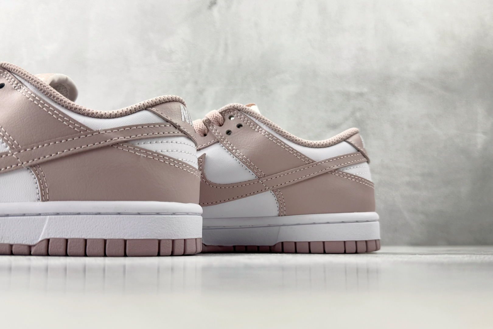 Nike Dunk Low 粉白 IM6572-103-Top High Quatity Cheap Sneakers Fashion Clothing Clothes Bags handbags Shoes of all Brand wholesale With The best Quality And Beautiful Price from China Factory Chinese suppliers wholesaler seller Nike Dunk Low 粉白 IM6572-103