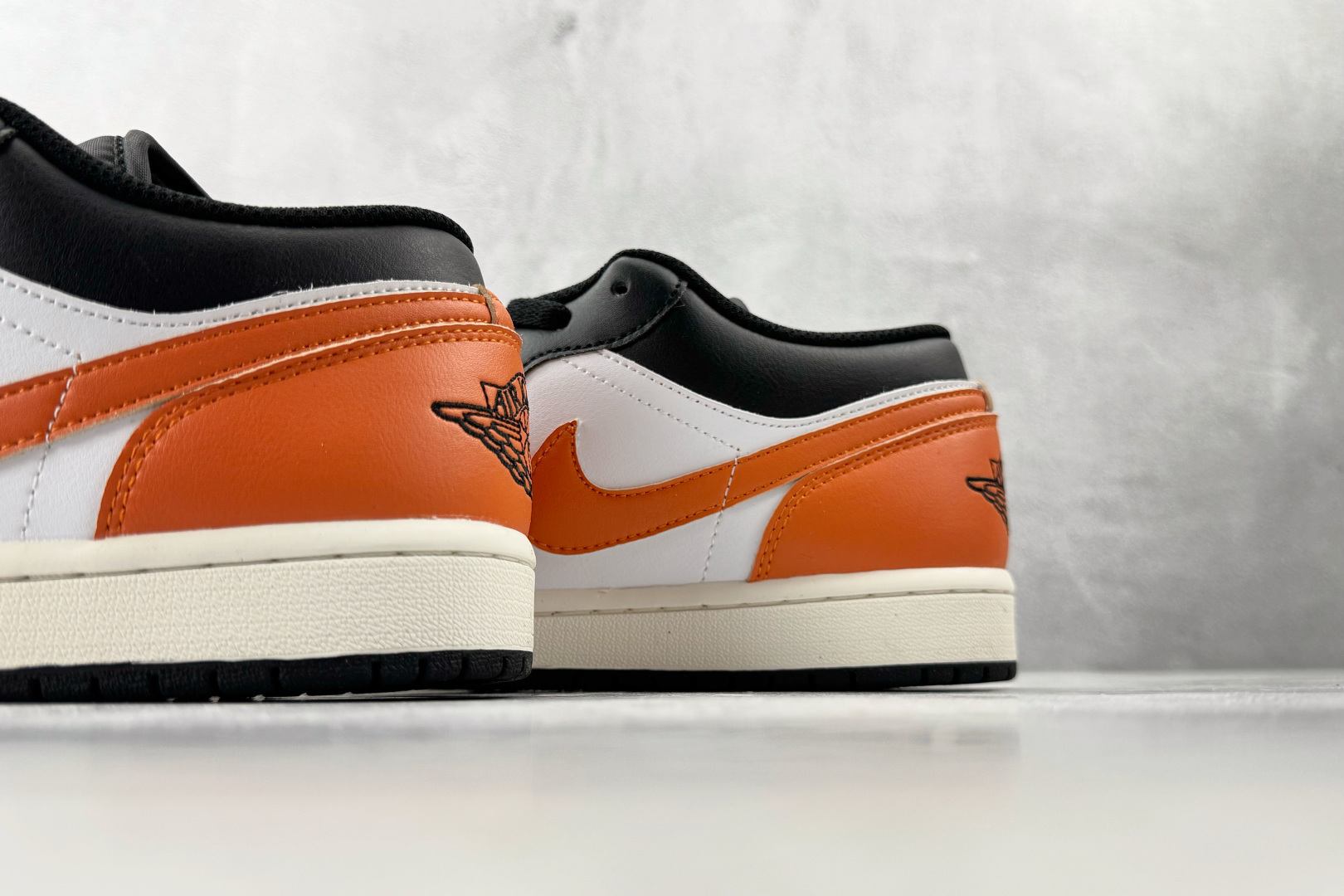 平台爆款 Jordan Air Jordan 1 黑橙 553558-081