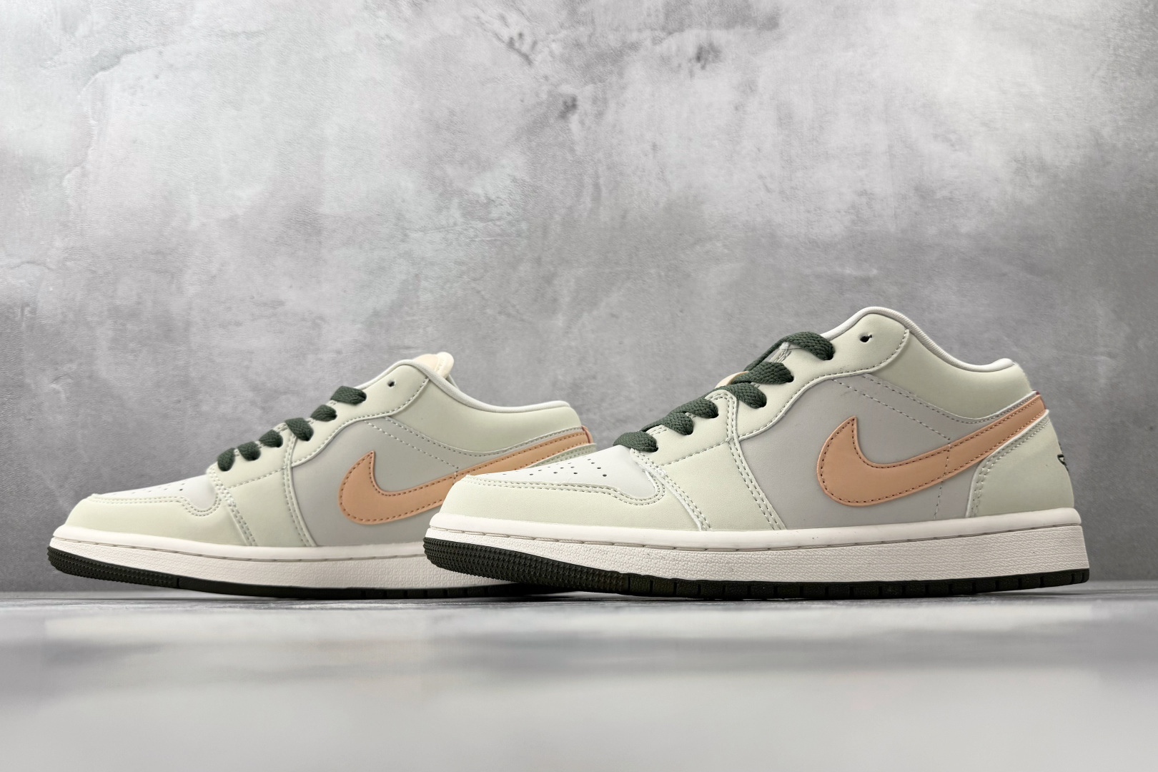 平台爆款 Jordan Air Jordan 1 帆白粉橙 DC0774-111