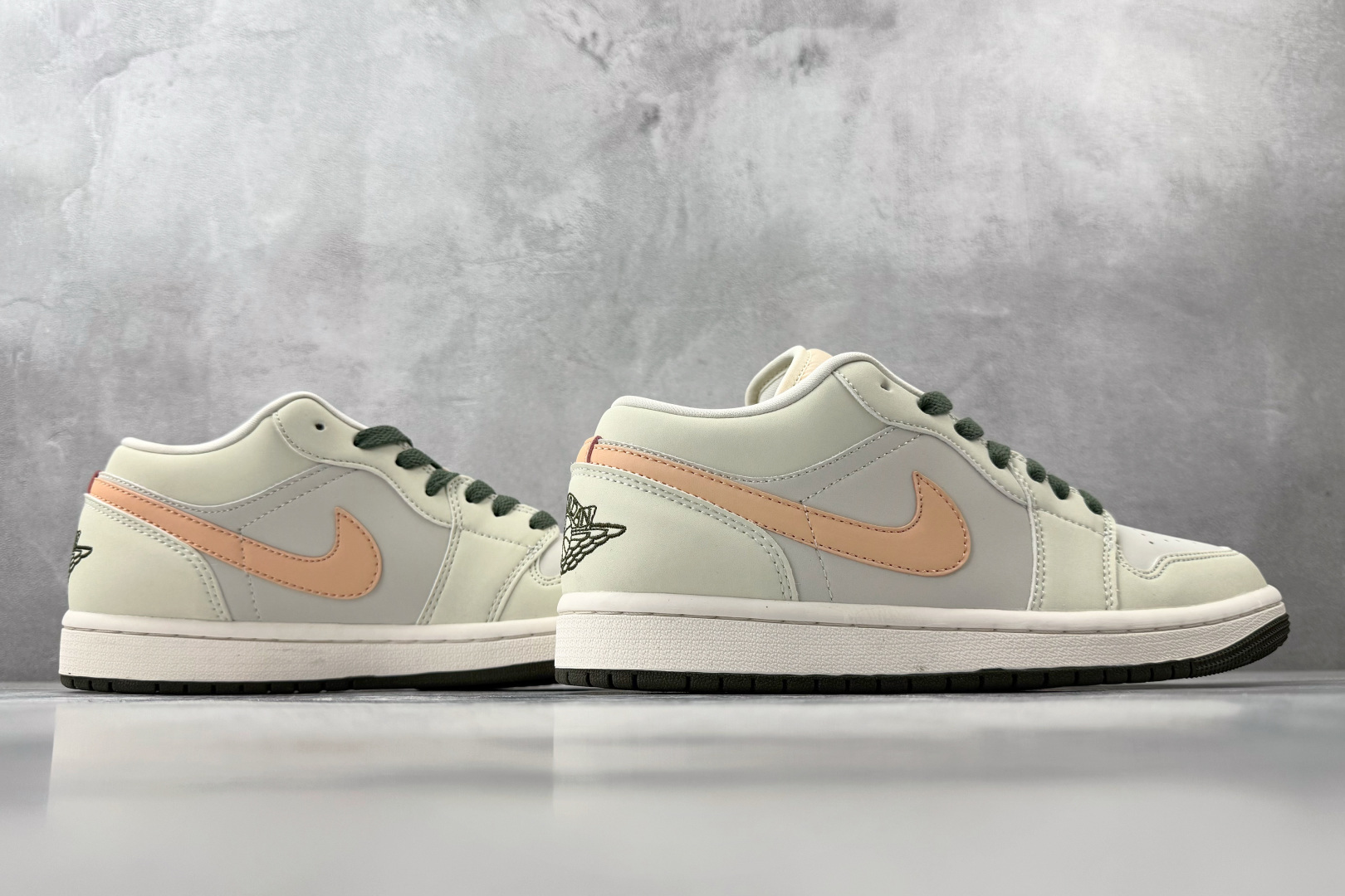 平台爆款 Jordan Air Jordan 1 帆白粉橙 DC0774-111