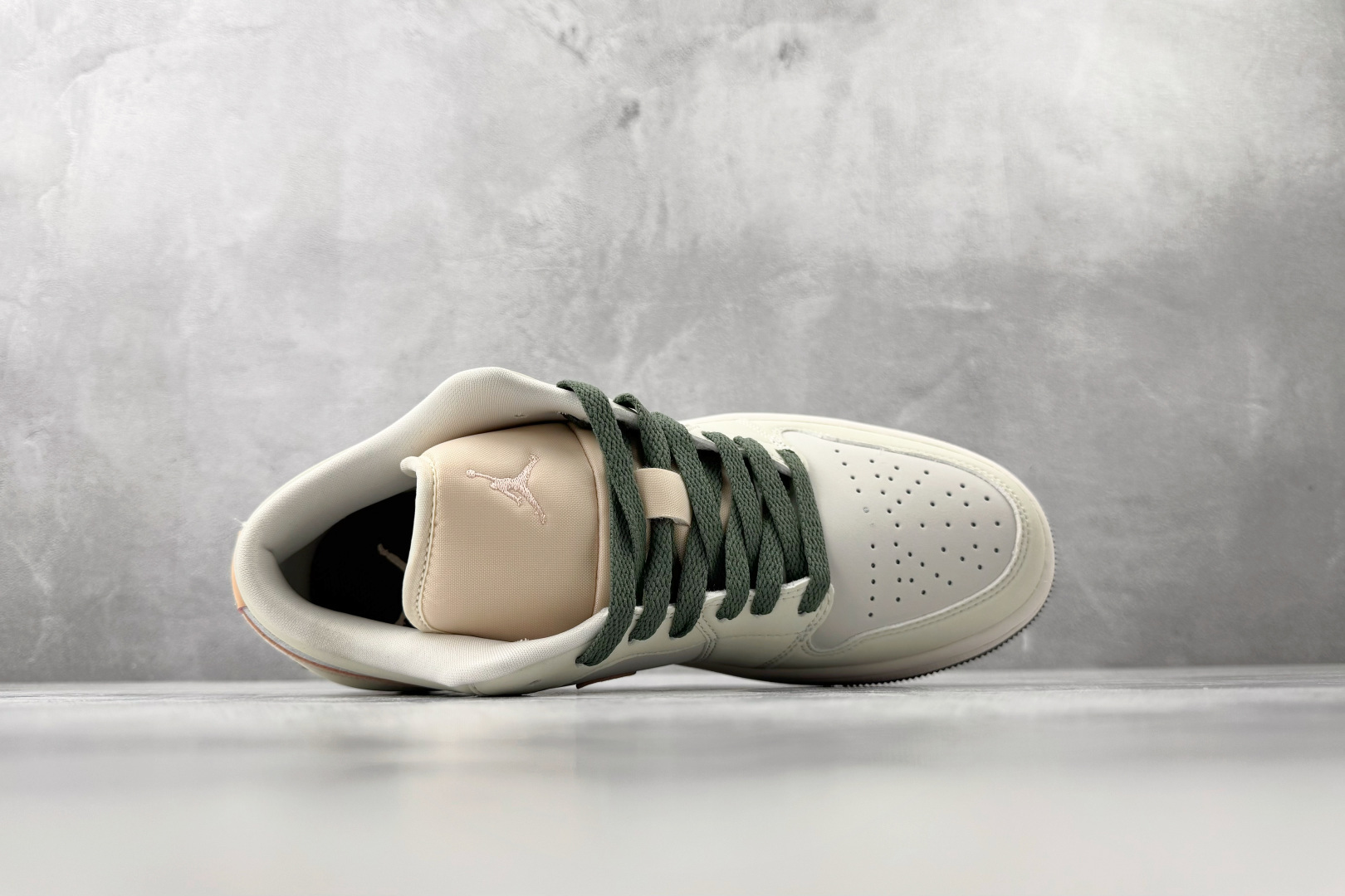 平台爆款 Jordan Air Jordan 1 帆白粉橙 DC0774-111