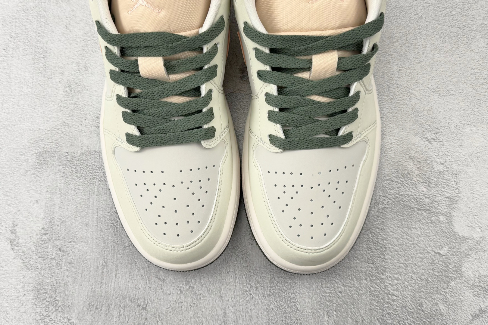 平台爆款 Jordan Air Jordan 1 帆白粉橙 DC0774-111