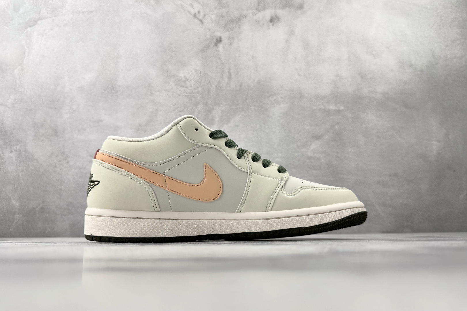平台爆款 Jordan Air Jordan 1 帆白粉橙 DC0774-111