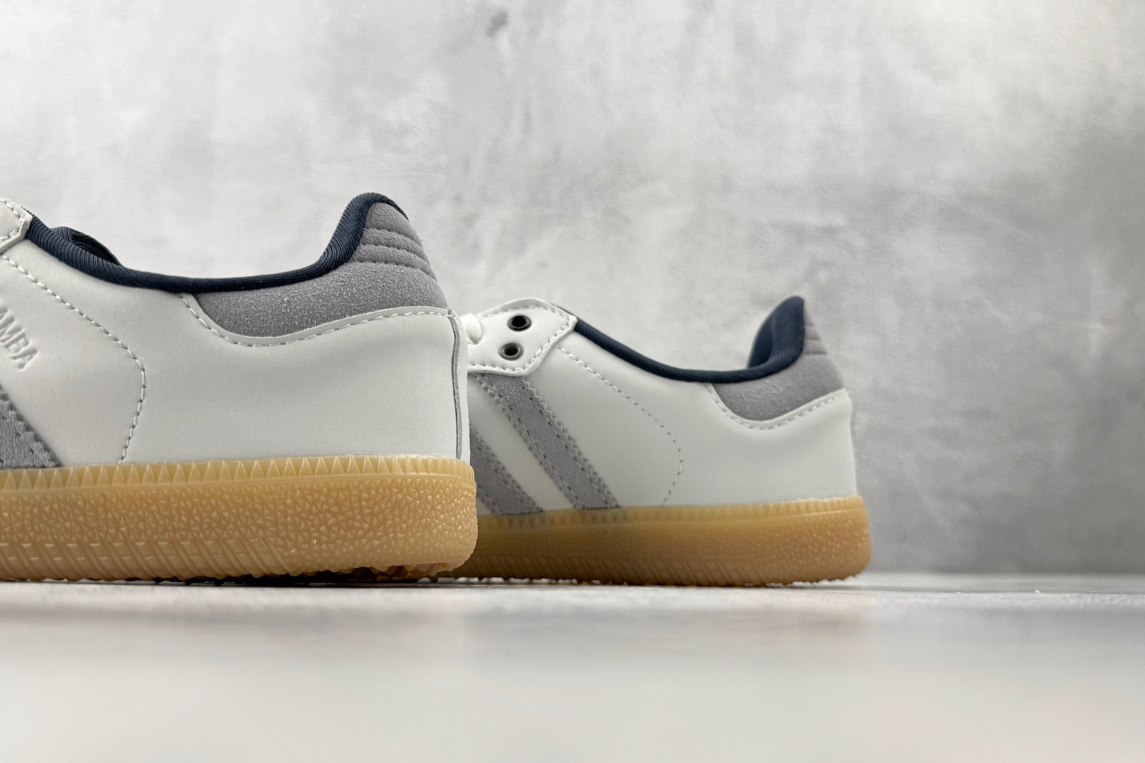出口订单 adidas originals SAMBA 晶白 KJ7305-Top High Quatity Cheap Sneakers Fashion Clothing Clothes Bags handbags Shoes of all Brand wholesale With The best Quality And Beautiful Price from China Factory Chinese suppliers wholesaler seller 出口订单 adidas originals SAMBA 晶白 KJ7305