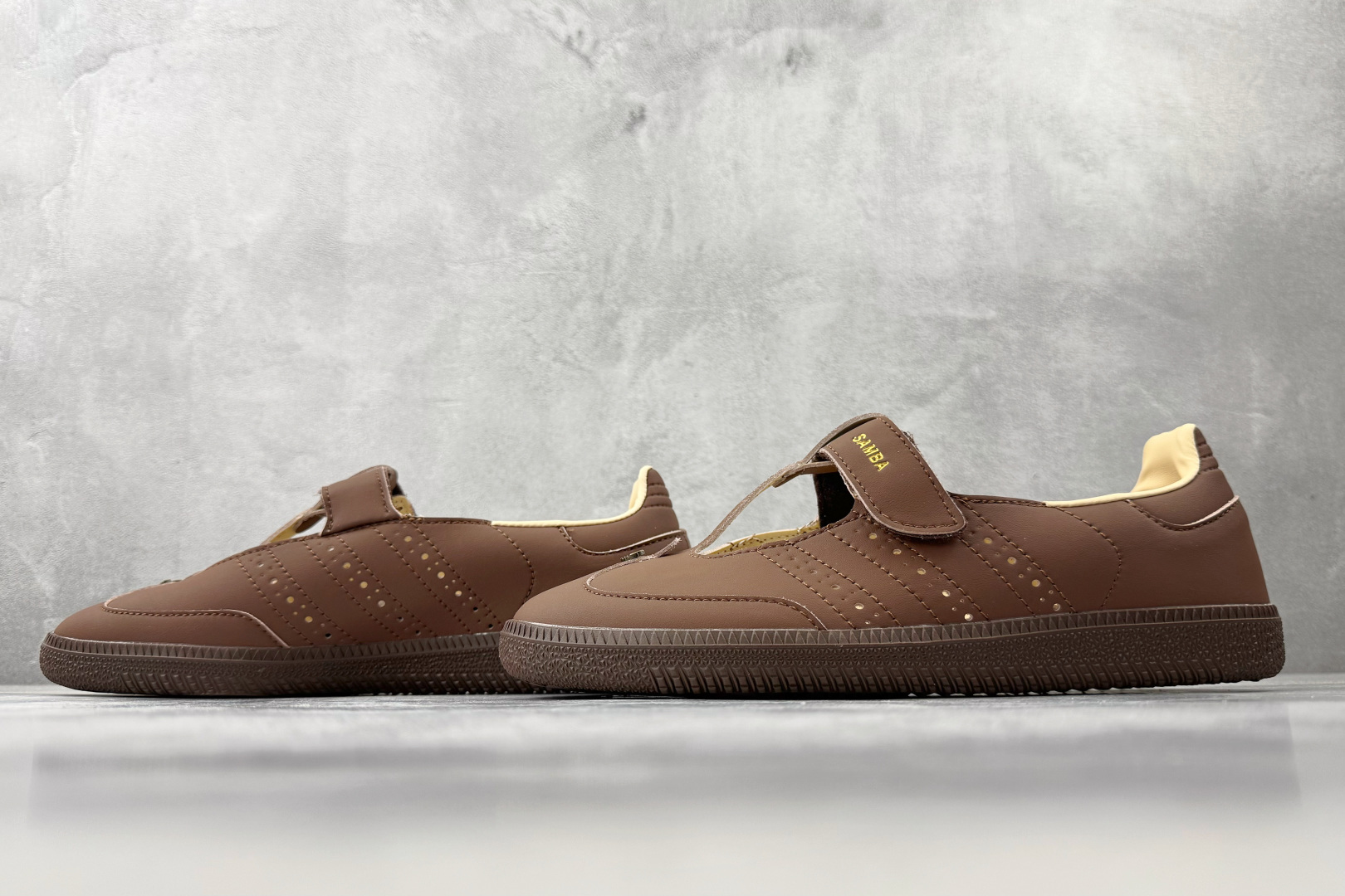 出口订单 adidas originals Samba Jane 棕色 HP7130-Top High Quatity Cheap Sneakers Fashion Clothing Clothes Bags handbags Shoes of all Brand wholesale With The best Quality And Beautiful Price from China Factory Chinese suppliers wholesaler seller 出口订单 adidas originals Samba Jane 棕色 HP7130