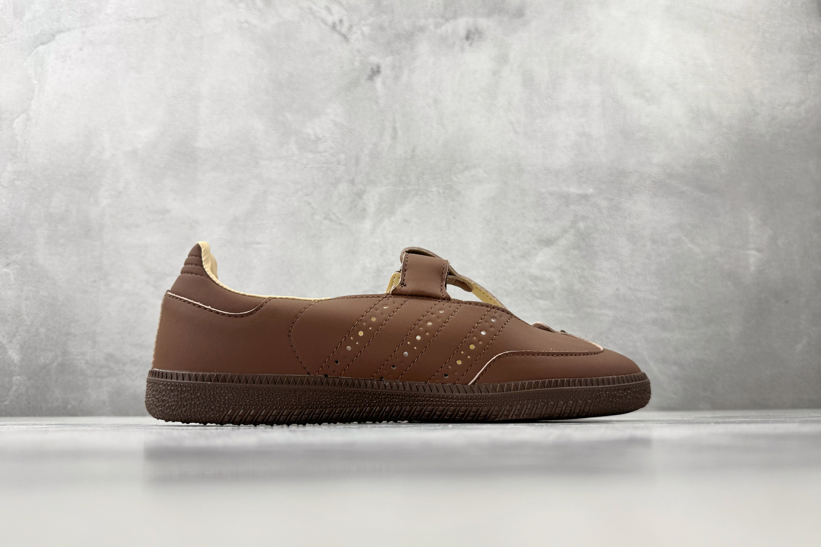 出口订单 adidas originals Samba Jane 棕色 HP7130-Top High Quatity Cheap Sneakers Fashion Clothing Clothes Bags handbags Shoes of all Brand wholesale With The best Quality And Beautiful Price from China Factory Chinese suppliers wholesaler seller 出口订单 adidas originals Samba Jane 棕色 HP7130