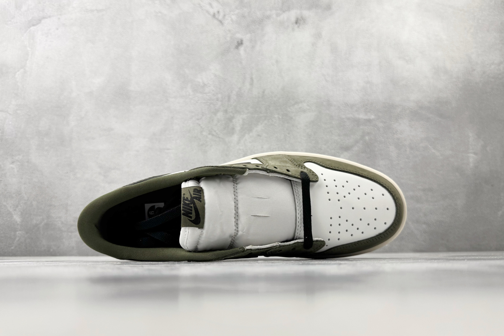 Jordan Air Jordan 1 Retro Low 橄榄绿 HQ6998-200 尺码 40 40.5 41 42 42.5 43 44 44.5 45 46 46.5 47.5 编码 37-Top High Quatity Cheap Sneakers Fashion Clothing Clothes Bags handbags Shoes of all Brand wholesale With The best Quality And Beautiful Price from China Factory Chinese suppliers wholesaler seller Jordan Air Jordan 1 Retro Low 橄榄绿 HQ6998-200 尺码 40 40.5 41 42 42.5 43 44 44.5 45 46 46.5 47.5 编码 37