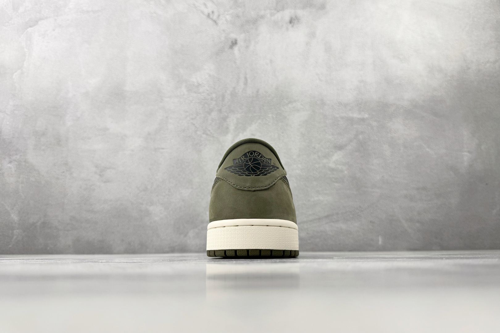 Jordan Air Jordan 1 Retro Low 橄榄绿 HQ6998-200 尺码 40 40.5 41 42 42.5 43 44 44.5 45 46 46.5 47.5 编码 37-Top High Quatity Cheap Sneakers Fashion Clothing Clothes Bags handbags Shoes of all Brand wholesale With The best Quality And Beautiful Price from China Factory Chinese suppliers wholesaler seller Jordan Air Jordan 1 Retro Low 橄榄绿 HQ6998-200 尺码 40 40.5 41 42 42.5 43 44 44.5 45 46 46.5 47.5 编码 37