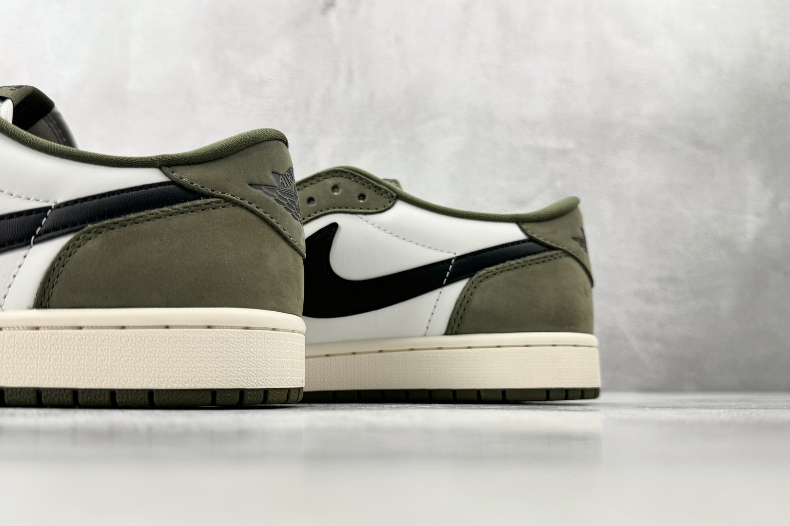 Jordan Air Jordan 1 Retro Low 橄榄绿 HQ6998-200 尺码 40 40.5 41 42 42.5 43 44 44.5 45 46 46.5 47.5 编码 37-Top High Quatity Cheap Sneakers Fashion Clothing Clothes Bags handbags Shoes of all Brand wholesale With The best Quality And Beautiful Price from China Factory Chinese suppliers wholesaler seller Jordan Air Jordan 1 Retro Low 橄榄绿 HQ6998-200 尺码 40 40.5 41 42 42.5 43 44 44.5 45 46 46.5 47.5 编码 37